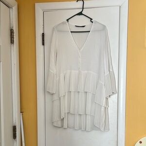 Elegant White Tiered Women's Top